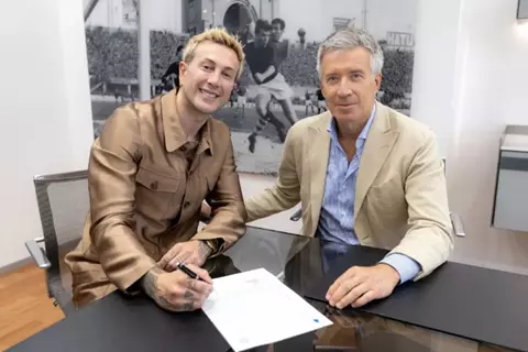 عودة برنارديسكي إلى الكالتشيو مع بولونيا بعقد حتى 2027